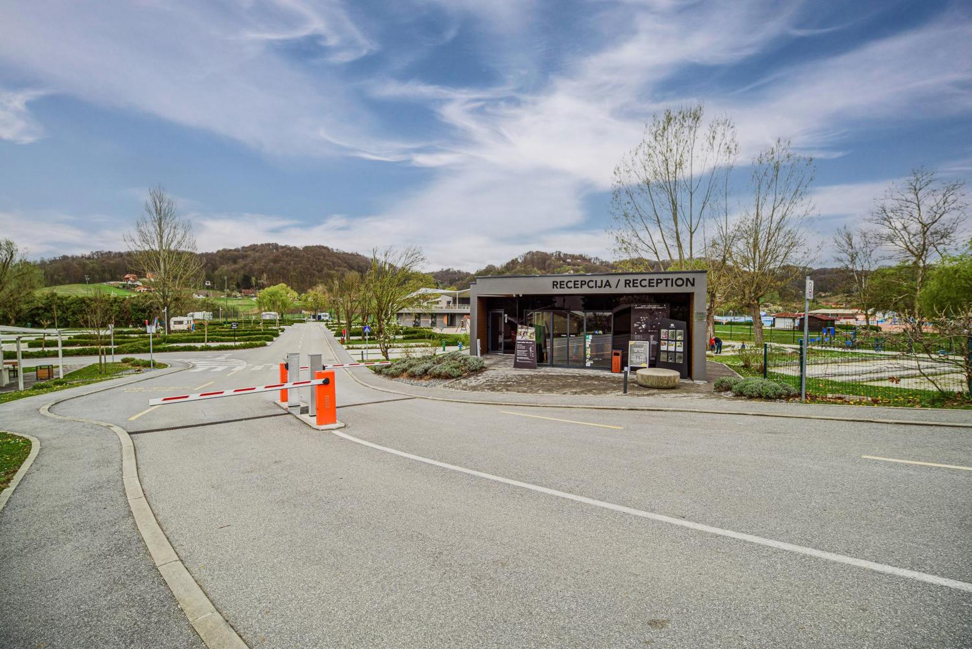 Glamping Tents In Tuhelj With Thermal Riviera Tickets Tuheljske Toplice Buitenkant foto